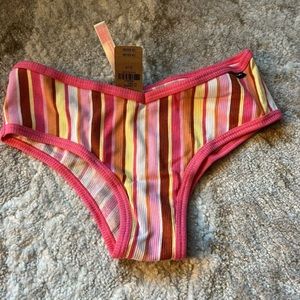 New Victoria’s Secret vs pink cheeky panty